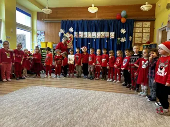 594303126_122305716812024397_3872211389639942233_n